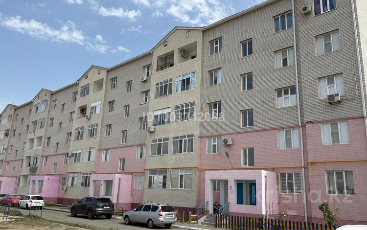 2-бөлмелі пәтер · 60 м² · 3/5 қабат, мкр Жулдыз, Кажел Сариев 64А, бағасы: 18 млн ₸ в Атырау — фото 2