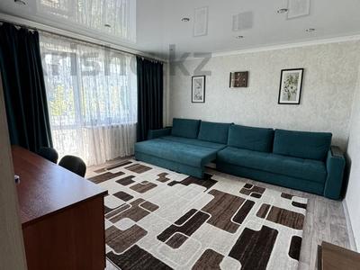 2-комнатная квартира, 50.6 м², 3/5 этаж, Пришахтинск, 22й микрорайон за 15 млн 〒 в Караганде, Алихана Бокейханова р-н