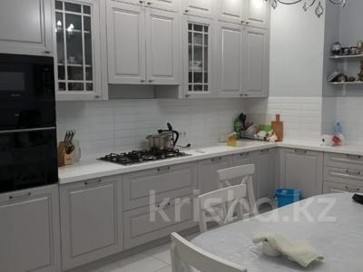 4-комнатная квартира · 145 м² · 5/10 этаж, Махамбета Утемисова 125Б за 82 млн 〒 в Атырау