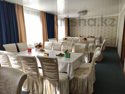 Дом · 7 комнат · 200 м², Советская 76 за 120 000 〒 в Петропавловске