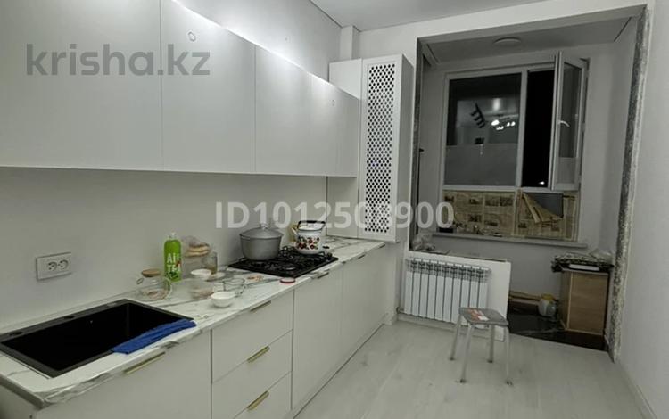 2-бөлмелі пәтер · 70 м² · 5/9 қабат, мкр Шымсити, Байдибек би 10/3 — Royal Rouse, бағасы: 35 млн ₸ в Шымкенте, Абайский р-н — фото 2