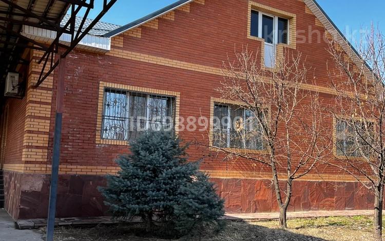 Отдельный дом · 6 комнат · 260 м² · 10 сот., Жайсан 29 — Сзади 115 дома за 100 млн 〒 в Шу — фото 2