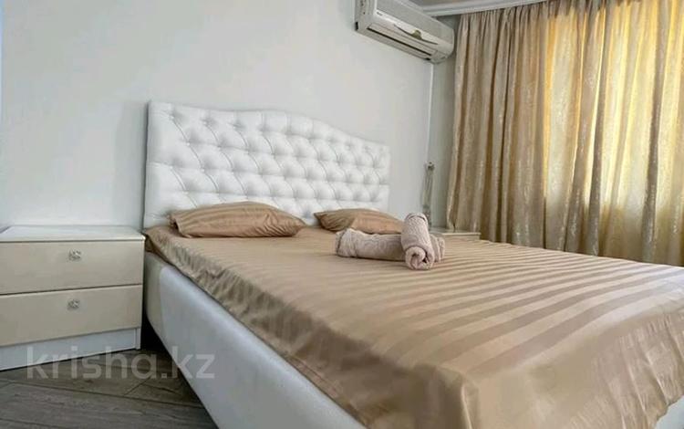 1-комнатная квартира · 70 м² · 8/10 этаж, Желтоксан 17б — проспект Кунаева за 13 000 ₸ в Шымкенте — фото 2