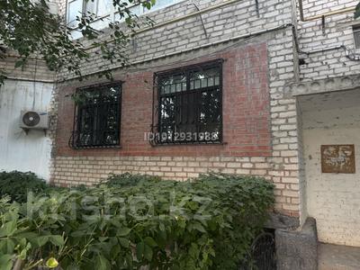 4-комнатная квартира · 83 м² · 1/5 этаж, Мерей 16/81 — 211 школа за 17 млн ₸ в 