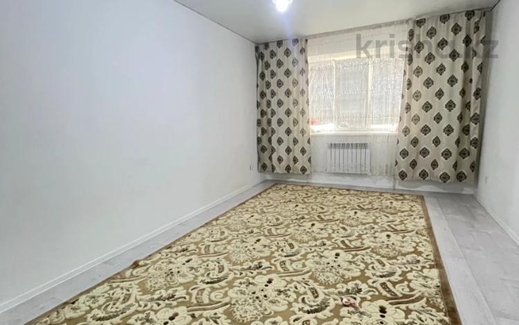 1-комнатная квартира · 53.2 м² · 2/5 этаж, мкр. Алтын орда за 17 млн ₸ в Актобе — фото 2