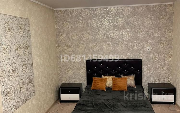 1-комнатная квартира, 33 м², 4/5 этаж посуточно, Алтынсарина 161 за 9 000 〒 в Петропавловске — фото 2