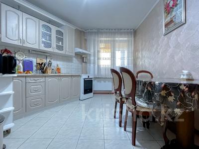 3-бөлмелі пәтер, 87 м², 9/15 қабат, Толе би 286/1 — Варламова, бағасы: 56 млн 〒 в Алматы