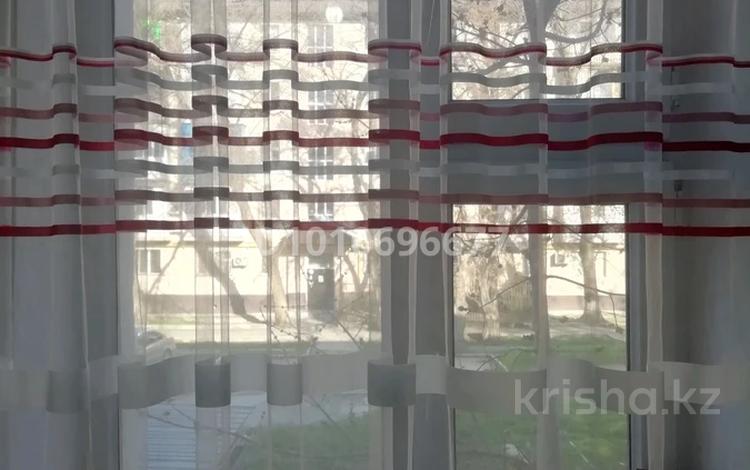 1-комнатная квартира · 32 м² · 2/5 этаж, мкр Акбулак 2 за 11 млн ₸ в Таразе — фото 2