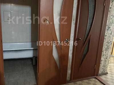 2-бөлмелі пәтер · 51 м² · 8/9 қабат, Қонаев ш/а. 4, бағасы: 19 млн ₸ в Уральске, мкр Кунаева