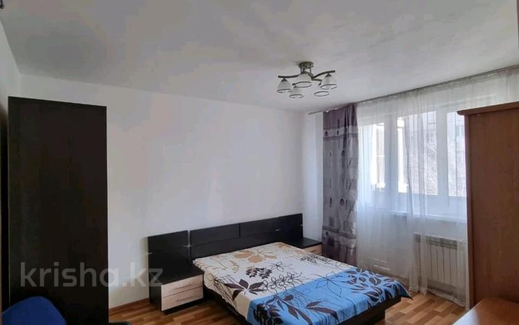 2-комнатная квартира, 50 м², 4/10 этаж помесячно, мкр Аксай-4 55/1 за 200 000 〒 в Алматы, Ауэзовский р-н — фото 2