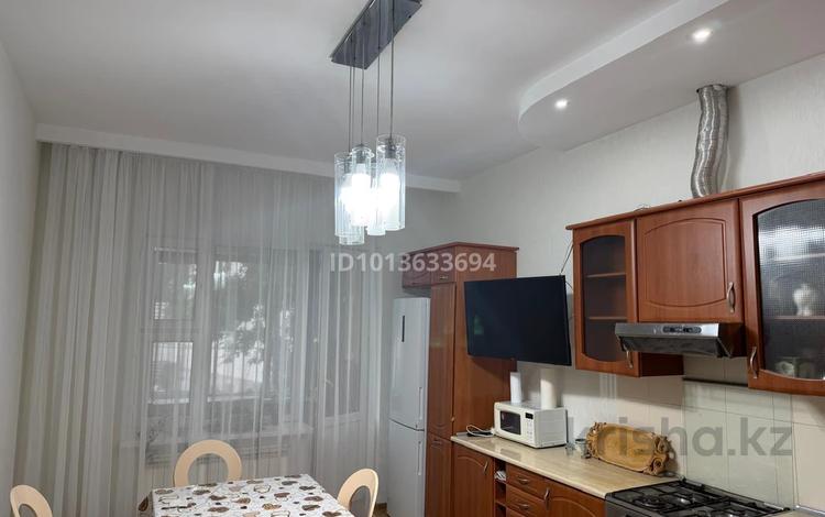 2-бөлмелі пәтер · 112 м² · 2/5 қабат, мкр Омега, Ескалиева 297, бағасы: 50 млн ₸ в Уральске — фото 2
