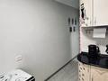 1-комнатная квартира · 40 м² · 3/5 этаж, Есенберлина 41 за 200 000 〒 в Жезказгане — фото 3