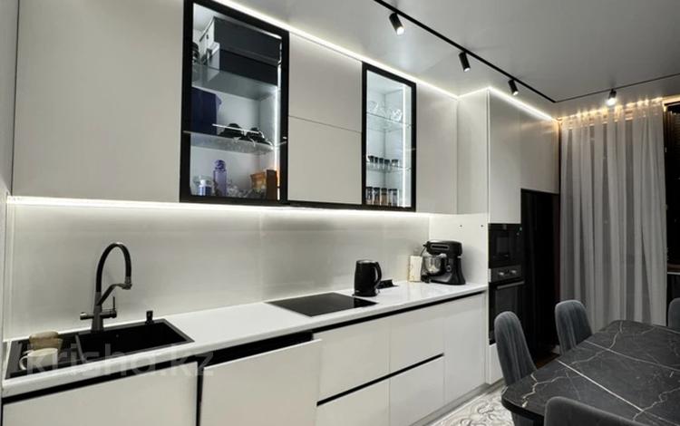 2-бөлмелі пәтер · 60 м² · 7/15 қабат, Ракымжан Кошкарбаев 37, бағасы: 46 млн ₸ в Астане, Алматы р-н — фото 2