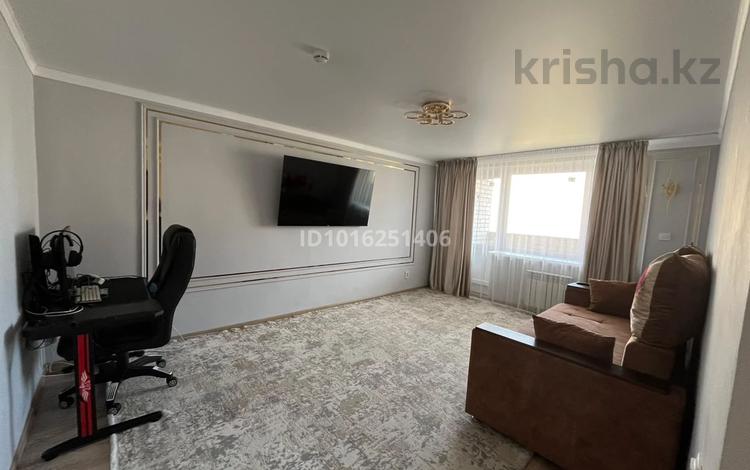 1-комнатная квартира · 65 м² · 3/9 этаж, Улица Строителей — Строитель 45/1 за 150 000 ₸ в Аксу — фото 2