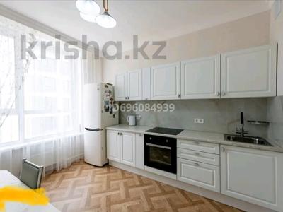 2-комнатная квартира, 86 м², 5 этаж посуточно, мкр. Алтын орда — Возле Теннисный корт Асе за 15 000 〒 в Актобе, мкр. Алтын орда