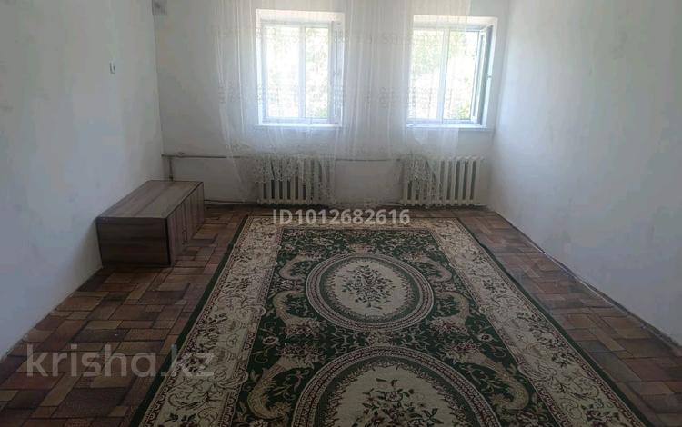 2-комнатная квартира · 64 м² · 4/4 этаж, мкр Каратау 39 — Тарговйда фйркан карзйнка мектеп садйк остановка қасында 2бөлме кең за 8.9 млн ₸ в Таразе — фото 2