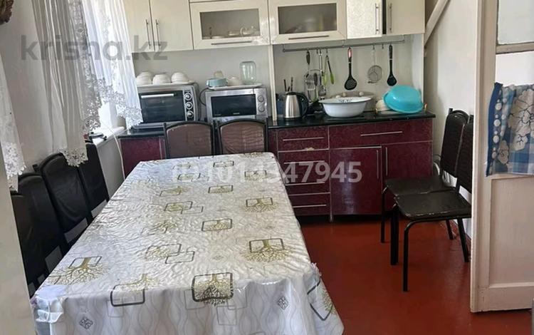 Отдельный дом · 4 комнаты · 80 м² · 8 сот., Б Момышұлы 42 — Мектеп больница садик бәрі жакын за 6 млн ₸ в Бауыржан Момышулы — фото 2