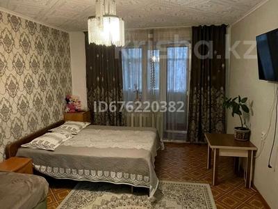 1-бөлмелі пәтер, 40 м², 1/5 қабат тәулік бойы, Абая, бағасы: 10 000 〒 в Костанае