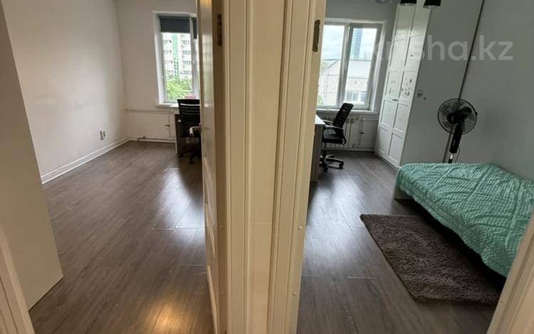 4-комнатная квартира · 76 м² · 5/5 этаж, Манаса 19 за 54 млн ₸ в Алматы, Бостандыкский р-н — фото 2