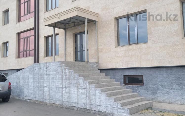 Еркін, кеңселер, дүкендер мен бутиктер, қоғамдық тамақтану орны, монша, қонақ үй және демалыс орындары, медорталықтар мен дәріханалар, білім орталықтары · 280 м², бағасы: 102 млн ₸ в Караганде, Казыбек би р-н — фото 2