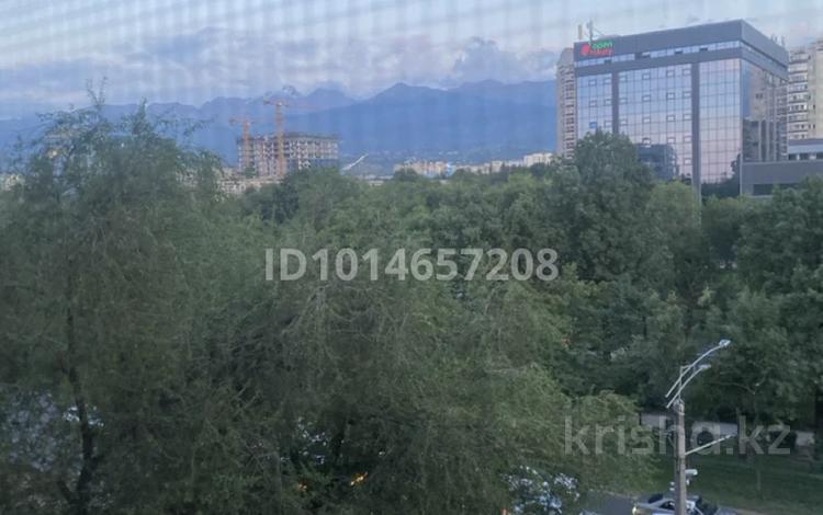 1-бөлмелі пәтер · 50.7 м² · 3/7 қабат, проспект Абая 141 — Жарокова, бағасы: 44 млн ₸ в Алматы, Алмалинский р-н — фото 2