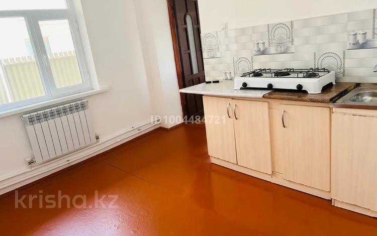 Отдельный дом · 3 комнаты · 80 м² · 5 сот., Шакирова 83 за 120 000 ₸ в Шымкенте, Туран р-н — фото 2