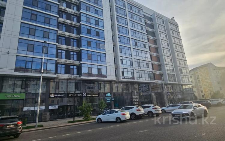 2-комнатная квартира · 80 м² · 6/9 этаж, Кулманова 35 за 380 000 ₸ в Атырау — фото 2