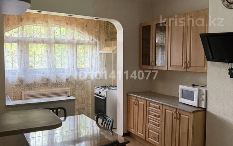 3-комнатная квартира · 70 м² · 2/9 этаж, мкр Жетысу-1 за 300 000 ₸ в Алматы, Ауэзовский р-н — фото 2