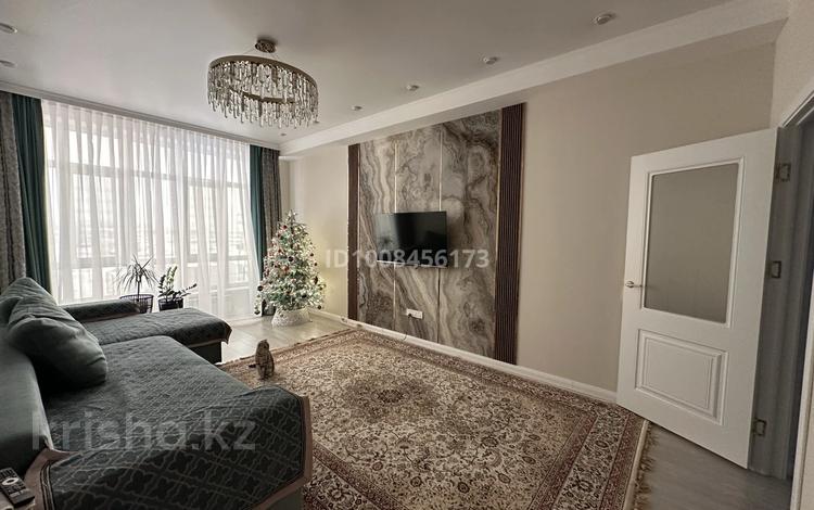 3-комнатная квартира · 93 м² · 2/5 этаж, мкр Самал, Мкрн Самал 60А за 39.5 млн 〒 в Атырау — фото 2