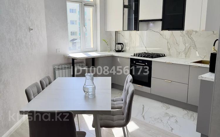 3-бөлмелі пәтер · 93 м² · 2/5 қабат, Самал ш/а., Мкрн Самал 60А, бағасы: 37 млн ₸ в Атырау, мкр Самал — фото 60