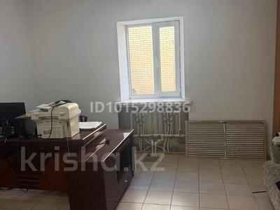 Жеке үй · 3 бөлме · 100 м² · 10 жүзд., Кабанбай батыр 9, бағасы: 175 000 ₸ в Уштобе