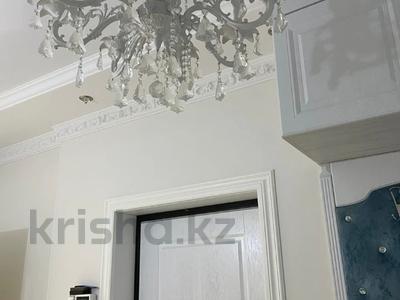 Аренда квартир в Мангистауской обл.: 4-комнатная квартира · 138 м² · 3/21 этаж · помесячно, 15-й мкр, 12-й мкр 60 за 650 000 〒 4-комнатная квартира · 138 м² · 3/21 этаж · помесячно, 15-й мкр, 12-й мкр 60 за 650 000 〒 в Актау