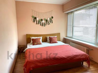 2-бөлмелі пәтер · 70 м² · 12/12 қабат, Достык 44 — Между Кабанбай батыра и Шевченко, бағасы: 25 000 ₸ в Алматы, Медеуский р-н