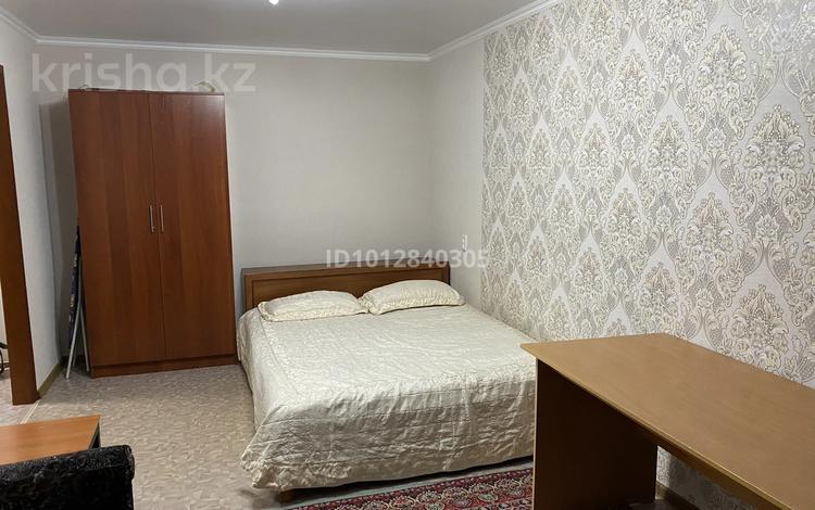 1-комнатная квартира · 33 м², мкр Юго-Восток, Язева 1 за 15 млн ₸ в Караганде, Казыбек би р-н — фото 2