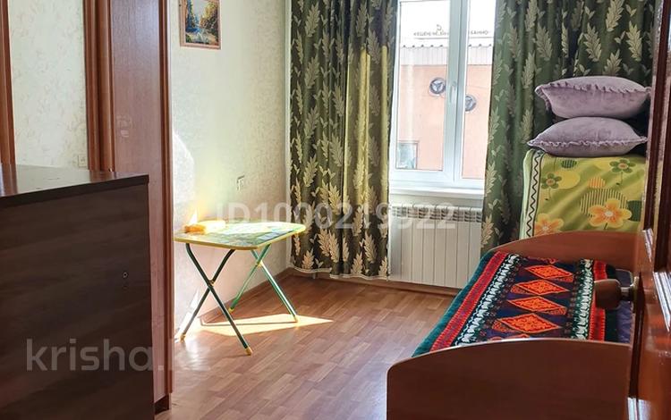 2-бөлмелі пәтер · 43 м² · 2/5 қабат, Абая 27, бағасы: 27 млн ₸ в  — фото 2