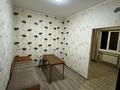 2-комнатная квартира, 43 м², 3/5 этаж помесячно, мкр Мамыр-1 за 220 000 〒 в Алматы, Ауэзовский р-н — фото 3
