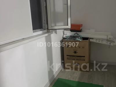 2 бөлме · 64 м² · 2/3 қабат, Е.Бозгулова 9 — Детский больница, заправка жаны, бағасы: 40 000 ₸ в 