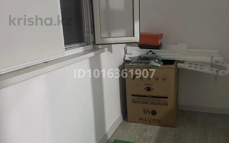 2 бөлме · 64 м² · 2/3 қабат, Е.Бозгулова 9 — Детский больница, заправка жаны, бағасы: 40 000 ₸ в  — фото 2