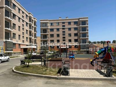 2-бөлмелі пәтер · 64 м² · 5/5 қабат, мкр Асар-2 3321б — Толе би авто цонның артында орналасқан, бағасы: 21 млн ₸ в Шымкенте, Абайский р-н