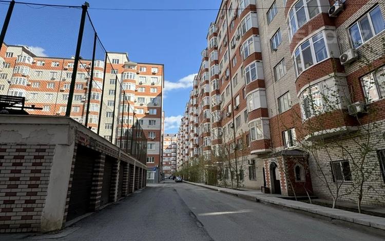 2-комнатная квартира · 75 м², мкр Нурсая, Таумыш жумагалиева 15д за 290 000 ₸ в Атырау — фото 2