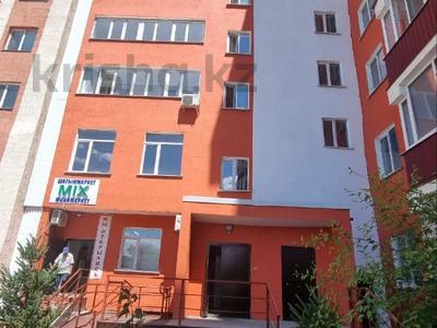 1-комнатная квартира, 52 м², 10/10 этаж, Казыбек Би за 18.2 млн 〒 в Усть-Каменогорске