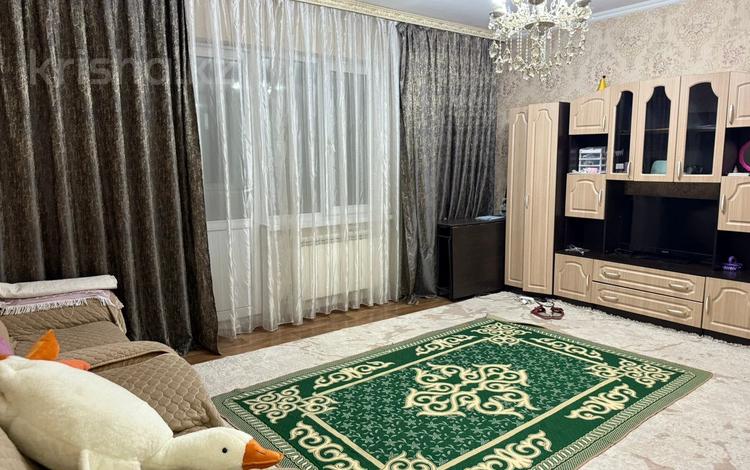 2-бөлмелі пәтер · 64 м² · 5/6 қабат, мкр Кокжиек 57, бағасы: 27.3 млн ₸ в Алматы, Жетысуский р-н — фото 2
