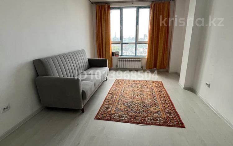 1-комнатная квартира · 45 м² · 20/22 этаж, Темирбека Жургенова 19 за 210 000 ₸ в Астане, Сарайшык р-н — фото 2
