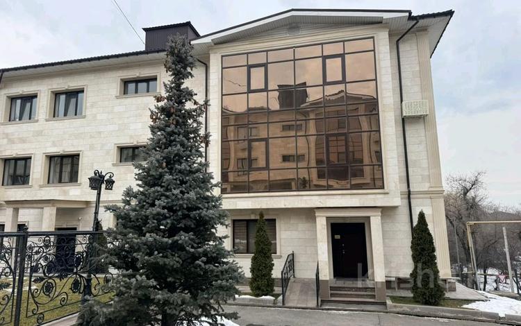 2-бөлмелі пәтер · 70 м² · 2/3 қабат, мкр Ерменсай 25/1, бағасы: 60 млн ₸ в Алматы, Бостандыкский р-н — фото 2