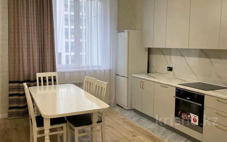 2-бөлмелі пәтер, 80 м², 7/11 қабат ай сайын, Сыганак 51д, бағасы: 250 000 〒 в Астане, Есильский р-н — фото 2