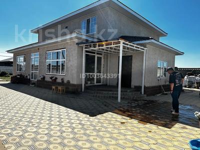 Отдельный дом · 6 комнат · 280 м², 5 улица 1 — 1 микрорайон за 700 000 〒 в Жибек Жолы