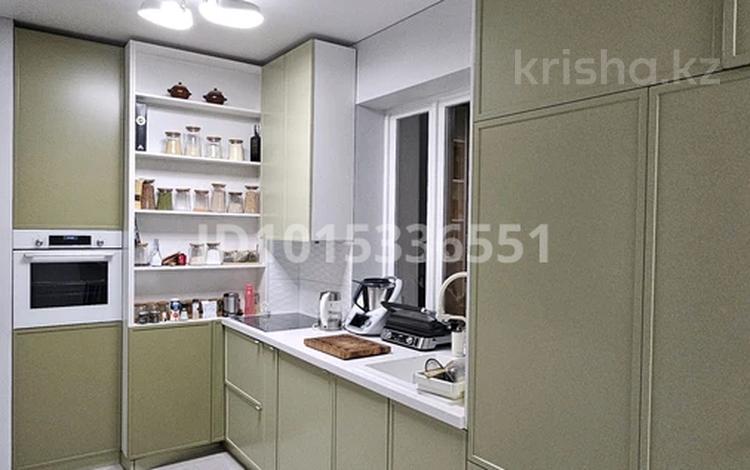 2-комнатная квартира · 65 м² · 8/22 этаж, Кожамкулова 273 за 550 000 ₸ в Алматы, Алмалинский р-н — фото 2