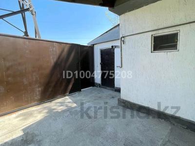 Отдельный дом · 3 комнаты · 50 м² · 8 сот., мкр Алатау (ИЯФ) 194 за 27 млн ₸ в Алматы, Медеуский р-н