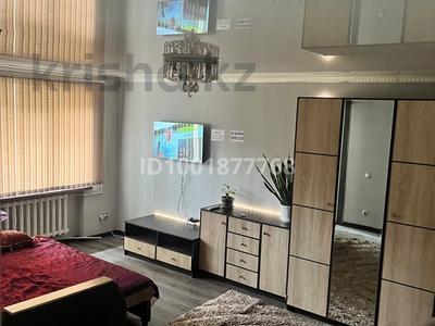Аренда квартир по часам в Абай обл.: 1-комнатная квартира · 33 м² · 2/5 этаж, 35 квартал 24 — Гастроном за 2 000 〒 1-комнатная квартира · 33 м² · 2/5 этаж, 35 квартал 24 — Гастроном за 2 000 〒 в Семее