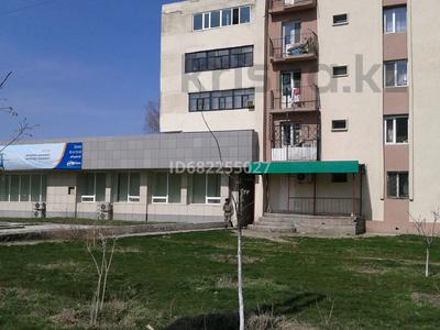 2-комнатная квартира · 47.8 м² · 1/5 этаж, ул. Толе би 116 — ул. Рыспек батыра за 25 млн ₸ в Таразе